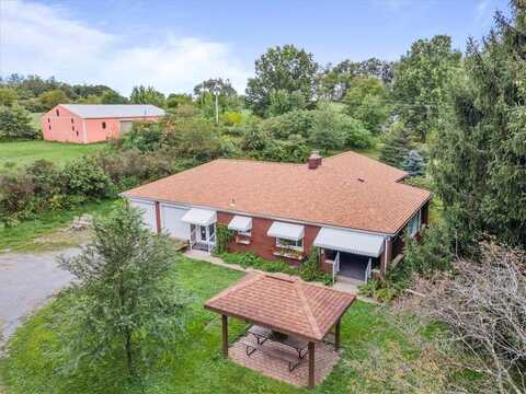 157 Lardintown Rd, Clinton, PA 16055