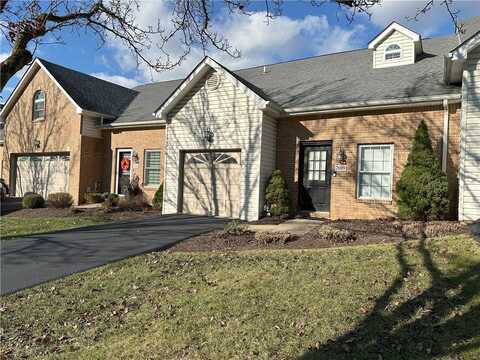 7099 Clubview Dr, Fayette, PA 15017