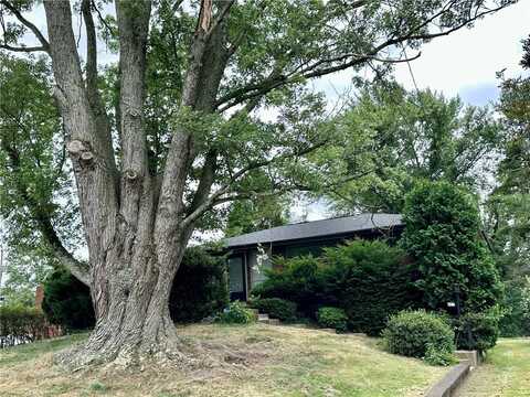 617 Pinefrost Drive, Monroeville, PA 15146