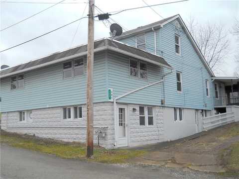 108 Peach Street, Loyalhanna, PA 15661