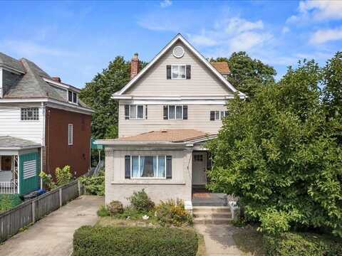 2706 Pioneer Ave, Brookline, PA 15226