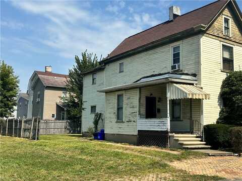 1213 6th St, New Brighton, PA 15066