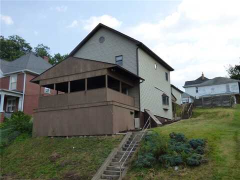 512 N 3rd St, Jeannette, PA 15644