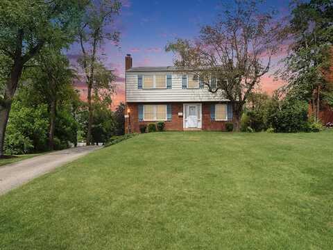 1233 Sky Ridge DRive, Upper Saint Clair, PA 15241