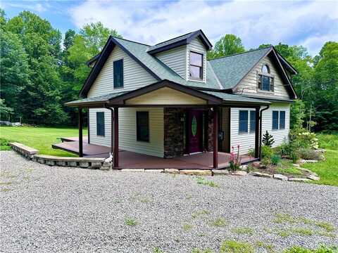 221 Whitaker Road, Mercer, PA 16038