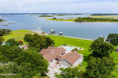 606 Barbour Point Road, Swansboro, NC 28584