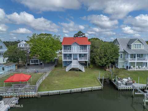 300 Atkinson Point Road, Surf City, NC 28445