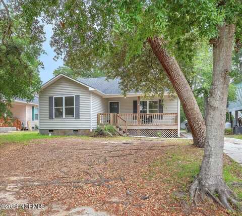 121 NW 19th Street, Oak Island, NC 28465