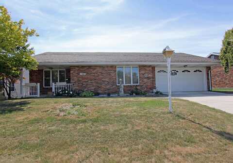 1833 W Parkway Drive, Piqua, OH 45356