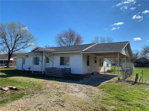 440 N Curtis AVE, Pea Ridge, AR 72751