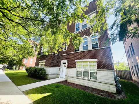 3817 S. Ellis Avenue, Chicago, IL 60653