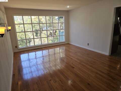 6236 Oakdale Ave, Oakland, CA 94605