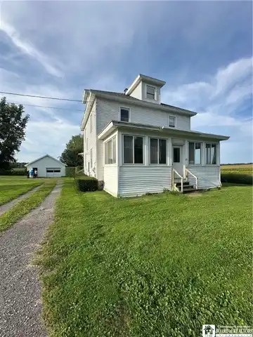 2760 State Route 5 And 20, Hopewell, NY 14561