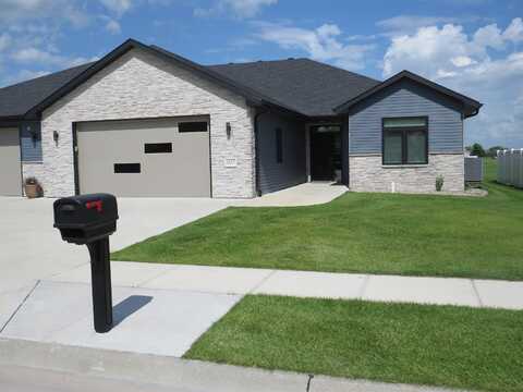 3157 KOZY DRIVE, COLUMBUS, NE 68601