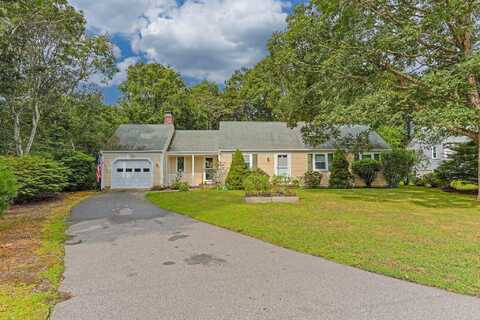 105 Thoreau Drive, Centerville, MA 02632