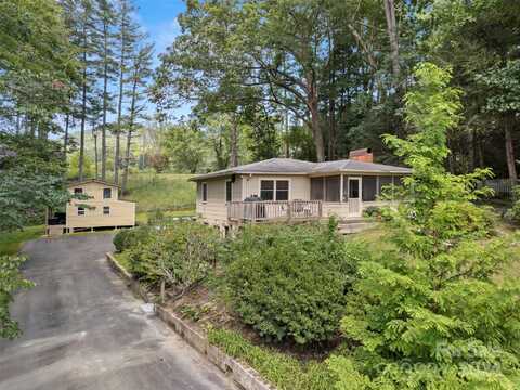 250 Mondamin Road, Zirconia, NC 28790