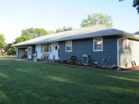 901 Lisa Dr., Maquoketa, IA 52060