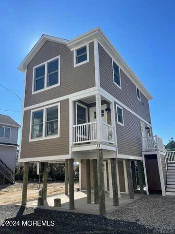 13 W Marion Street, Mantoloking, NJ 08738