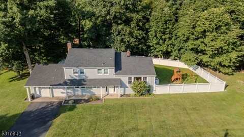 8 Stonybrook Rd, West Caldwell, NJ 07006