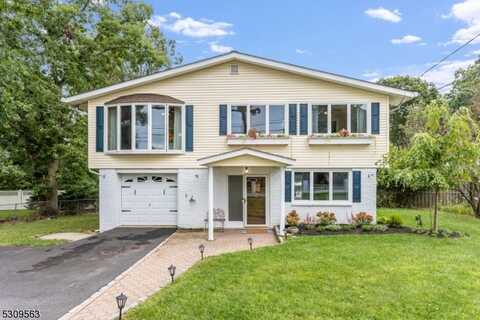 53 Musconetcong Ave, Hopatcong, NJ 07843