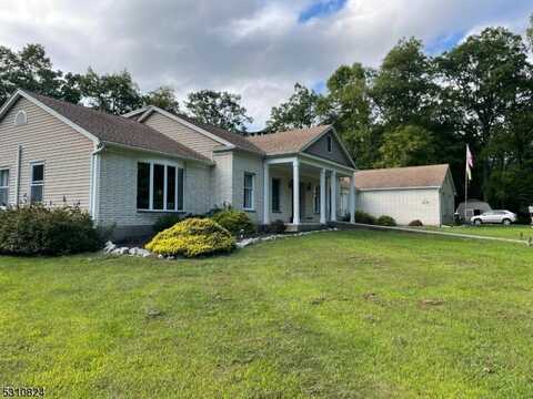 2 Beechwood Rd, Blairstown, NJ 07832