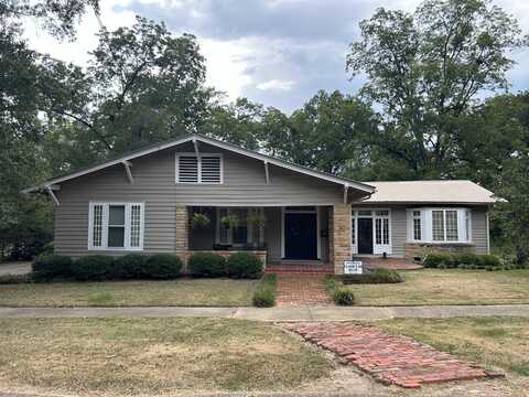 645 Columbus Ave, Louisville, MS 39339