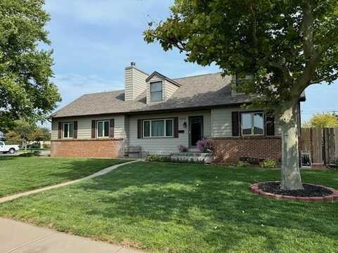 6016 Aspen Dr, Great Bend, KS 67530