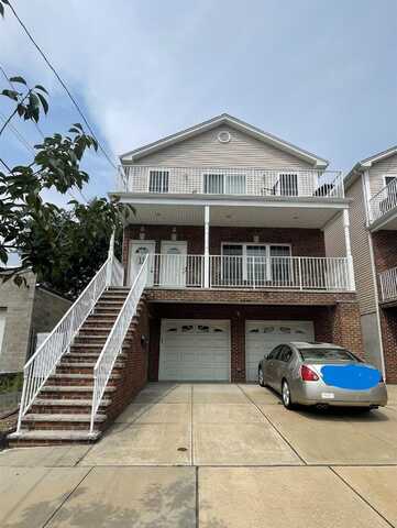 11 EAST 42ND ST, Bayonne, NJ 07002