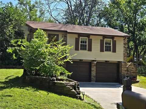 812 NW Buckingham Place, Blue Springs, MO 64015