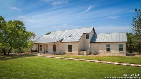 102 Blaschke Rd, Comfort, TX 78013