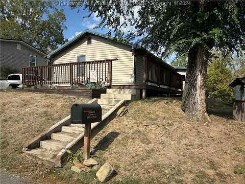 1305 3rd Street, Milton, WV 25541