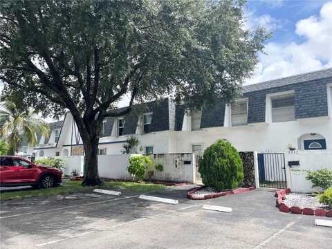 3928 SW 67th Ter, Davie, FL 33314