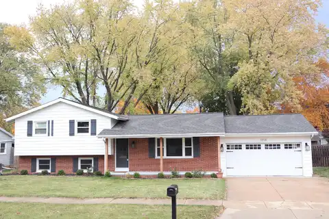 1858 Gary Ln, Green Bay, WI 54303