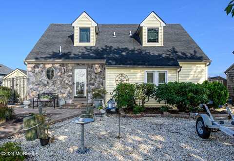 69 Yardarm Court, Bayville, NJ 08721