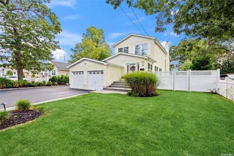 55 Cliff Avenue, Sayville, NY 11782