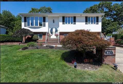 813 Stanley Street, West Islip, NY 11795