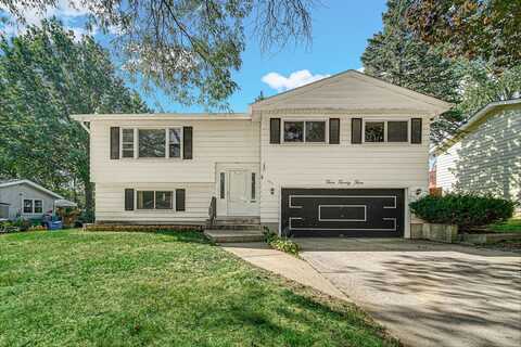 323 W Goebel Drive, Lombard, IL 60148