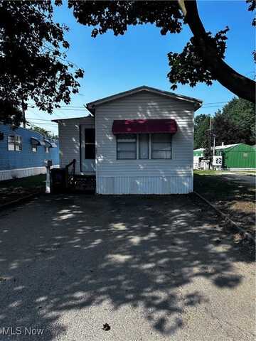 3948 Reid unit: 23, Lorain, OH 44052