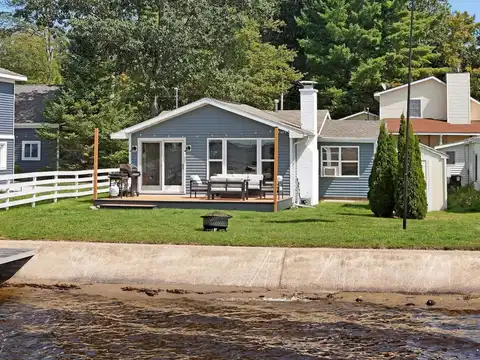 229-B Beechwood, Houghton Lake, MI 48629