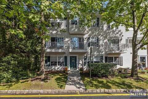 2191 Kent Court, Mahwah, NJ 07430