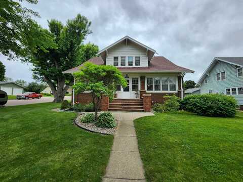 802 6th Avenue, Alton, IA 51002