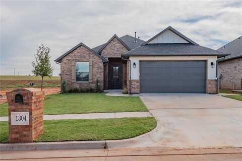 1304 Colonial Avenue, Tuttle, OK 73089