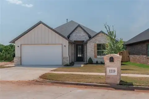 1219 Colonial Avenue, Tuttle, OK 73089