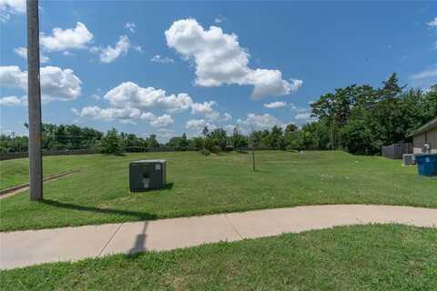 121 Saint Charles Way, Oklahoma City, OK 73130