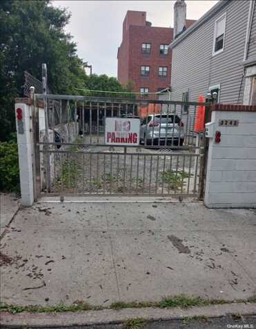 95 3242, East Elmhurst, NY 11369