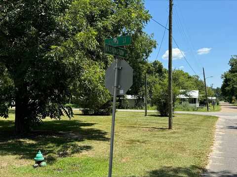 000 Highway 77, Graceville, FL 32440