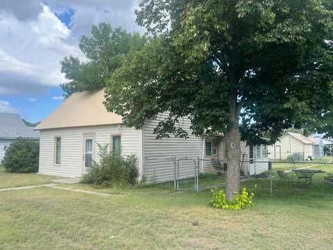 414 S Ketcham Ave, Bird City, KS 67731