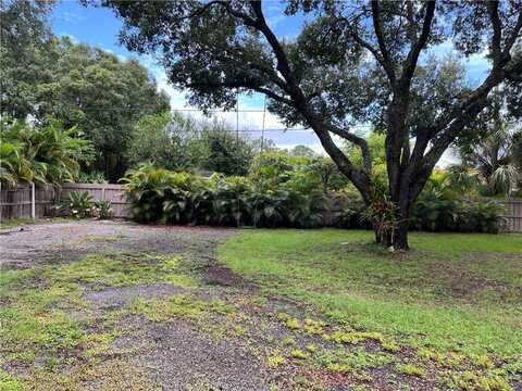 8916 104th Avenue, Vero Beach, FL 32967