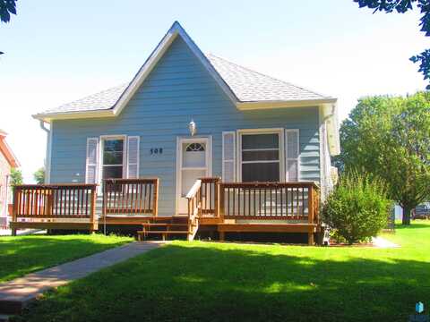 508 Center Ave Ave, Garretson, SD 57030