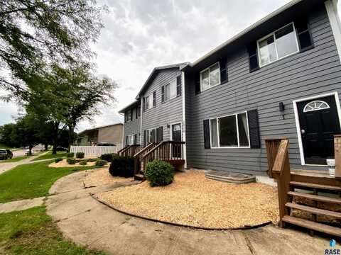 2805 E Bragstad Dr, Sioux Falls, SD 57103